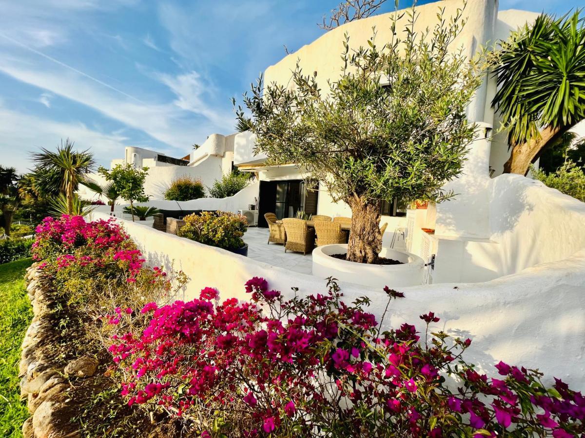 Superb Townhouse In Golden Mile